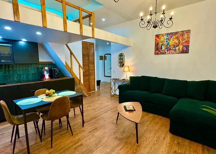 Central Riviera Charm